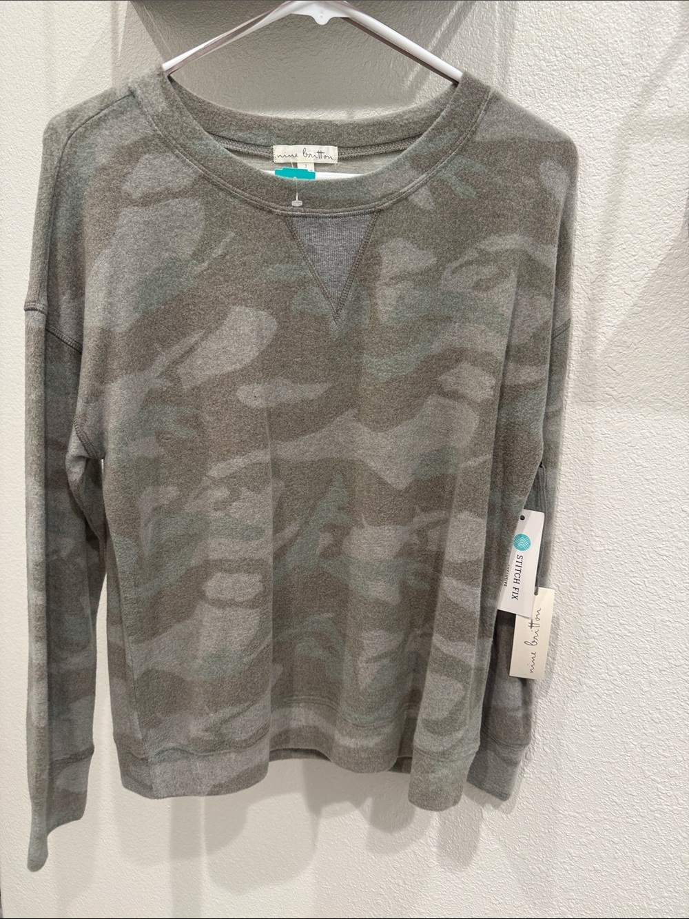 nine britton Women's Camo Crewneck Sweater - Gray & Green